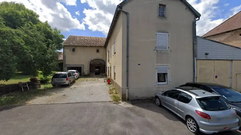 Vue de la rue devant Sarl Nicolet Sport, Arcey