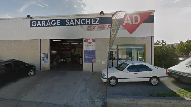 Vue de la rue devant Garage BOSCH CAR SERVICE SANCHEZ gigean, Gigean