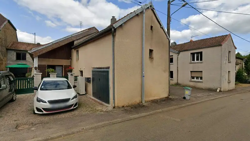 Vue de la rue devant SP D'BOSS - Débosselage sans peinture Vesoul, Borey