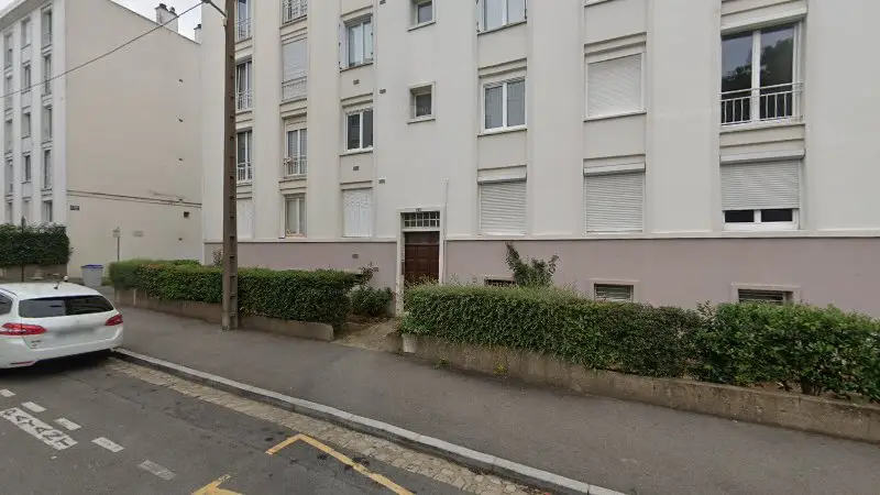 Vue de la rue devant Chez Dujardin & Wyka pneumatique, Nantes
