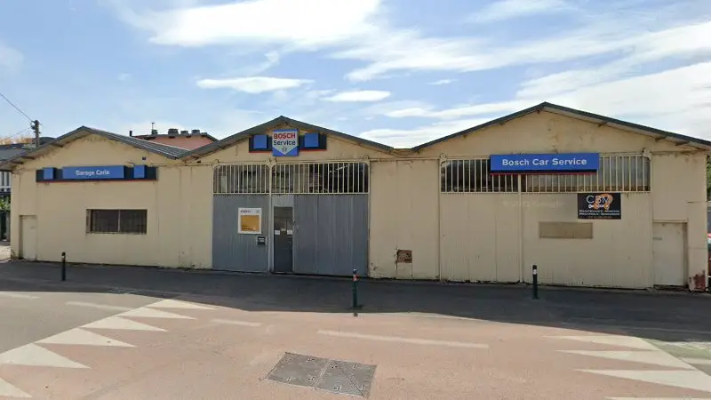 Vue de la rue devant Garage carle barberaz, Barberaz