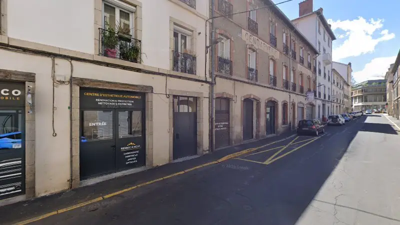 Vue de la rue devant France Pare-Brise - Chez Aspir&Co, Le Puy-en-Velay