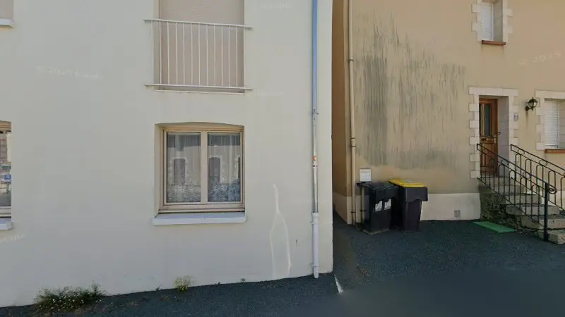 Vue de la rue devant Garage St Laurent Du Motay, Mauges-sur-Loire