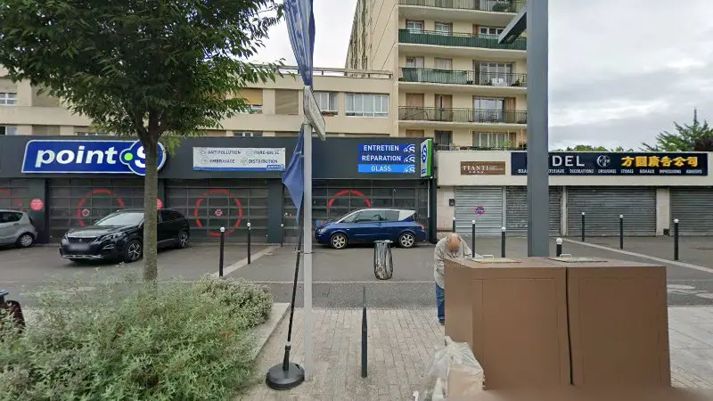 Vue de la rue devant Diag Idf Solution Fap Adblue Urea Stage 1, Ivry-sur-Seine
