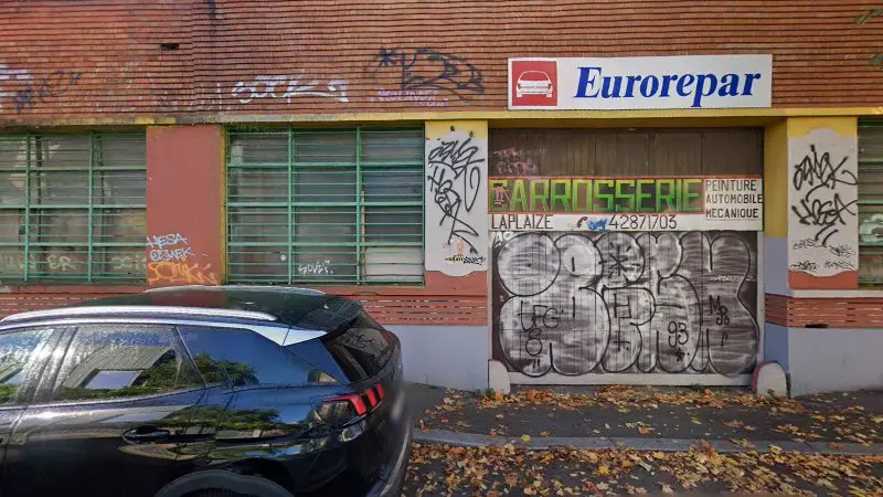 Vue de la rue devant Eurorepar, Montreuil
