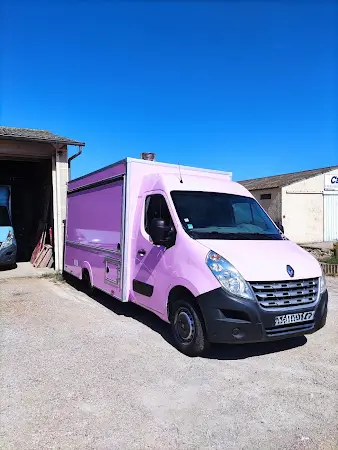 Photo publiée sur la fiche Google de BOROSY Carrosserie - Camping-Car - Utilitaires / Bateaux / Véhicules de loisirs / Food Truck, Castries