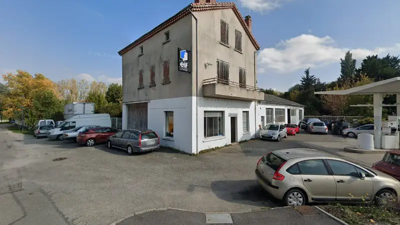 Vue de la rue devant Garage ROCHE, Atelier de réparation automobile, Alixan