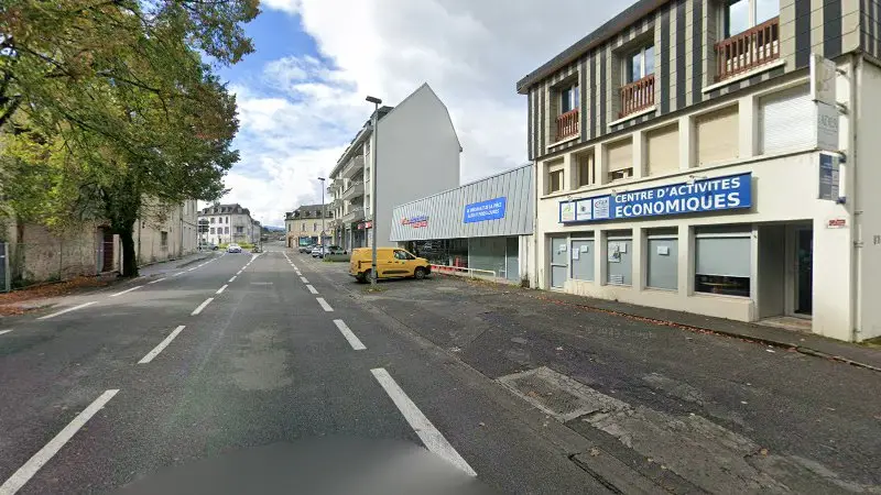 Vue de la rue devant Groupe A.d. Sud Ouest, Oloron-Sainte-Marie