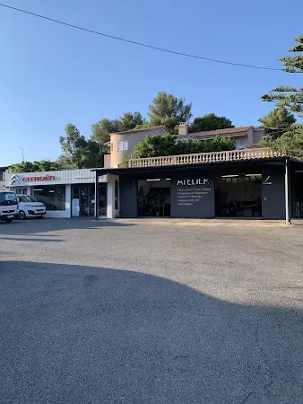 Photo publiée sur la fiche Google de GARAGE DU TRAPAN Agent CITROËN, Vente Véhicules Neufs et Occasions, Reprise de votre ancien véhicule, Bormes-les-Mimosas