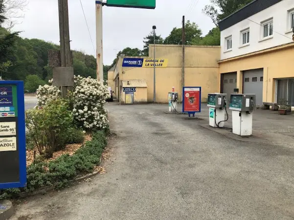 Photo publiée sur la fiche Google de GARAGE PREMIER - GARAGE DE LA VALLEE, Quemper-Guézennec