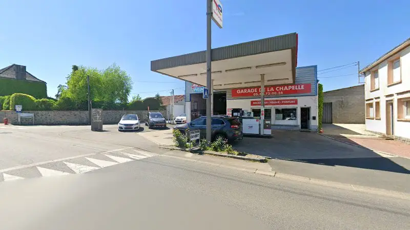 Vue de la rue devant Garage de La Chapelle, La Chapelle-Saint-Laurent