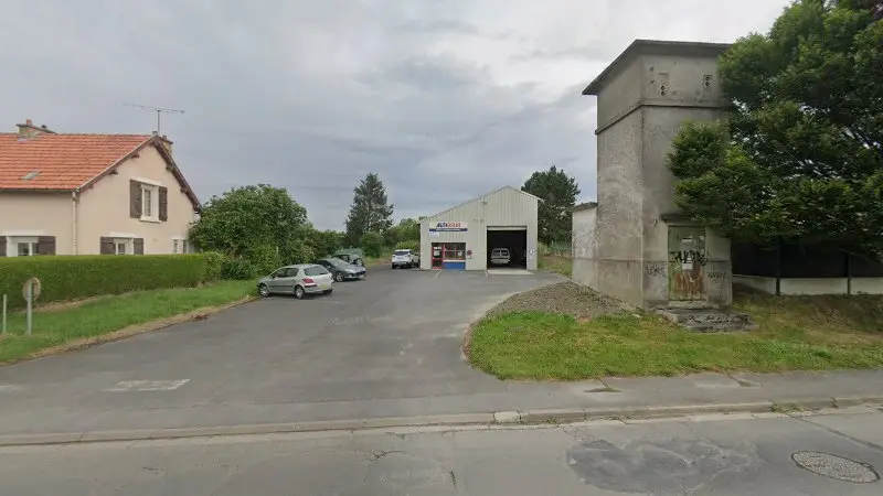 Vue de la rue devant Contrôle technique AUTO ET MOTO Autosur Vouziers, Vouziers