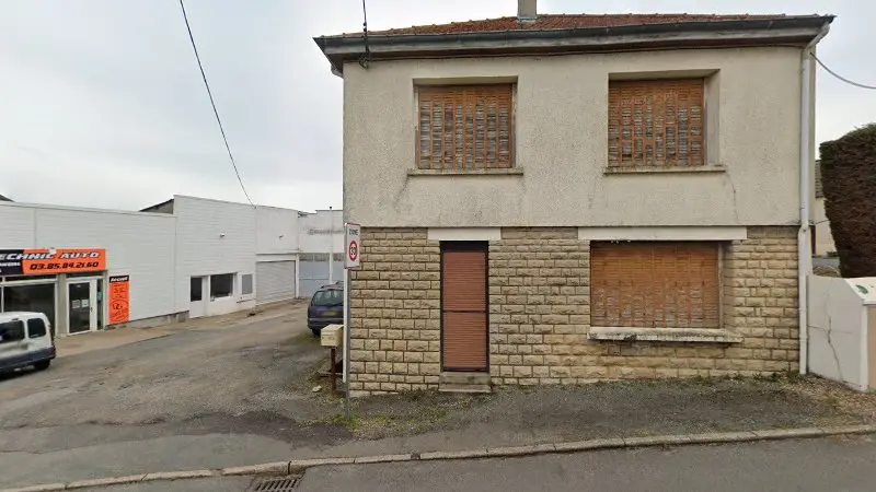 Vue de la rue devant Garage Provost - 71130, Neuvy-Grandchamp