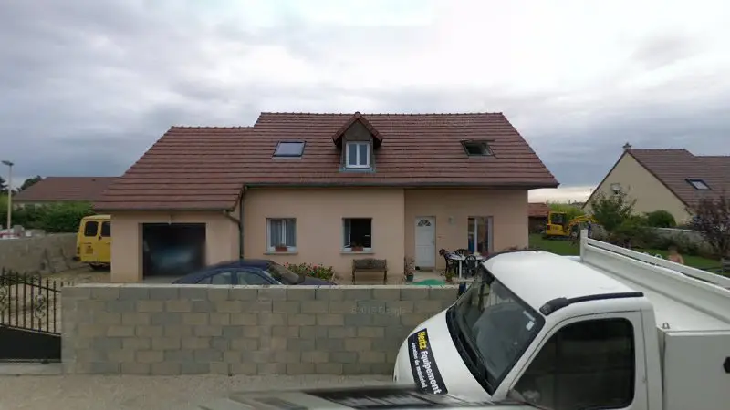 Vue de la rue devant GARAGE PREMIER - IZIER AUTO, Rouvres-en-Plaine