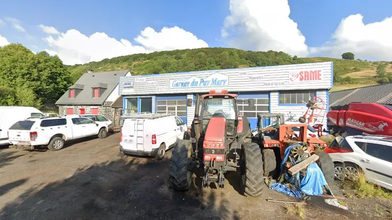 Vue de la rue devant Garage Du Puy Mary, Le Claux