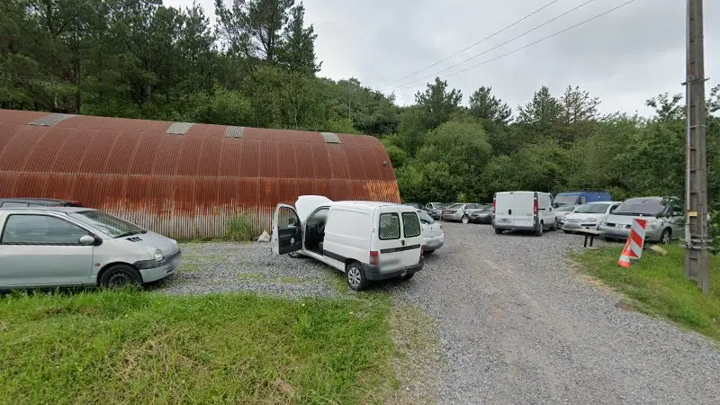 Vue de la rue devant Garage de bittola, Urrugne