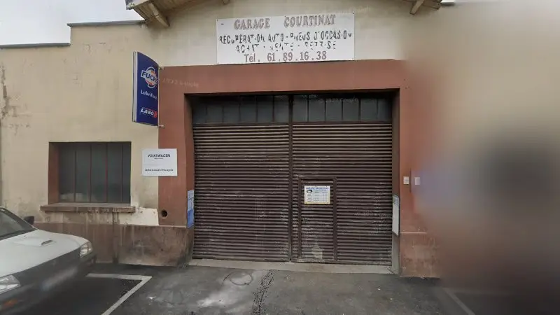Vue de la rue devant Garage Courtinat, Saint-Gaudens