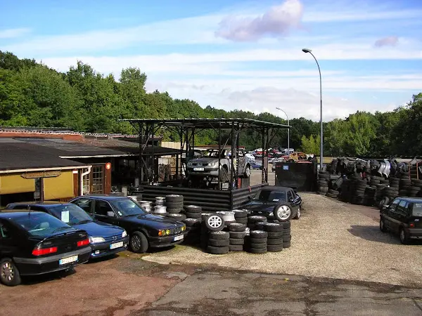 Photo publiée sur la fiche Google de Auto Pièces Réemploi Coubron APRC, Clichy-sous-Bois