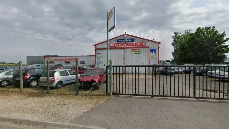 Vue de la rue devant Garage Vilsain 17, Za Vilsain 2, Châteaudun