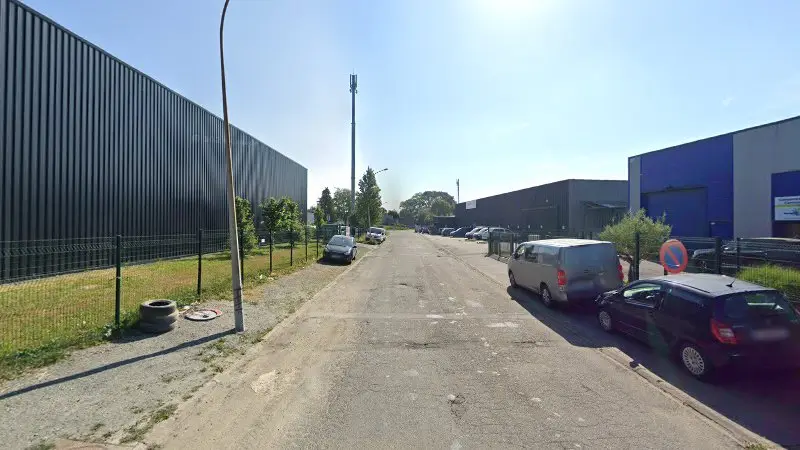 Vue de la rue devant AXIAL - Carrosserie K3S Automobile, Saint-Herblain