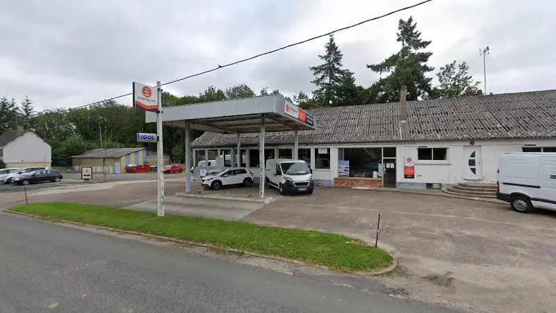 Vue de la rue devant Garage Bigeon Sarl, Mesnil-en-Ouche