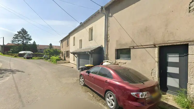 Vue de la rue devant L'atelier MGT, Servigny-lès-Raville
