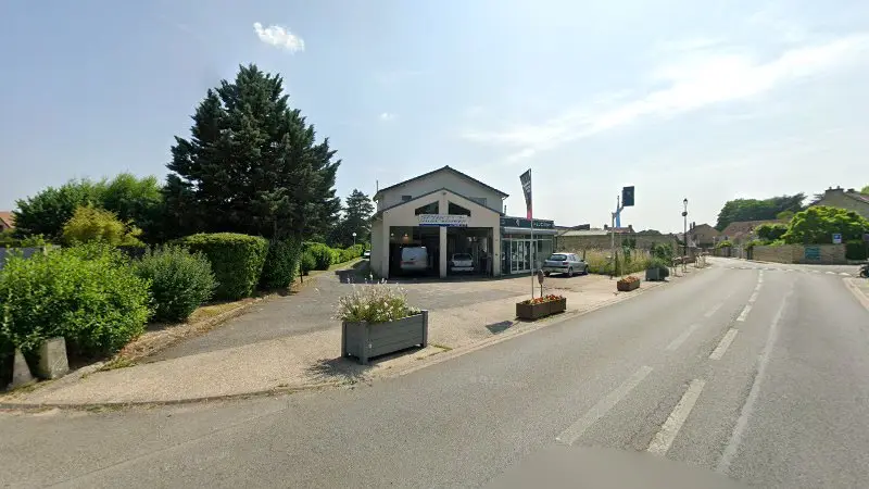 Vue de la rue devant Sport Passion Mécanique, Cernay-la-Ville