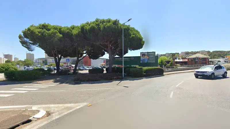 Vue de la rue devant Auto Securité Sarl Ct Hermitte, La Seyne-sur-Mer