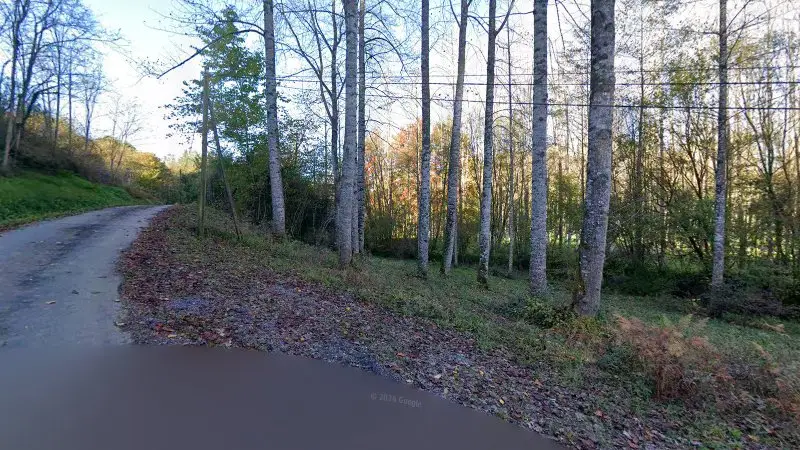 Vue de la rue devant Bardage au Pays Basque | Terre de Sangles et Tôlerie, Urt