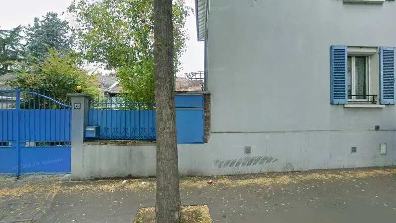 Vue de la rue devant GARAGE LE 209 AUTO, Épinay-sur-Seine
