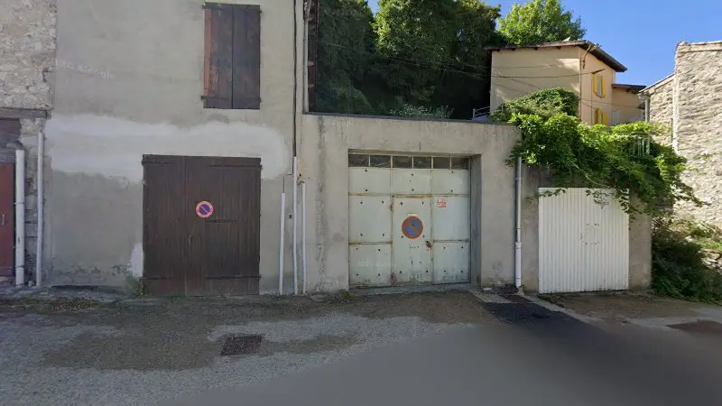 Vue de la rue devant GARAGE du BLAYEUL, La Javie