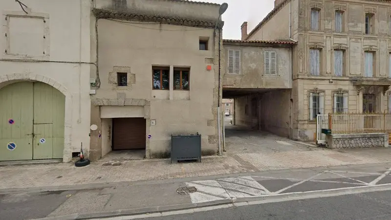 Vue de la rue devant Carrosserie industrielle du Languedoc, Coursan