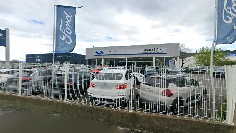 Vue de la rue devant Ford at SDA SARL, Sisteron
