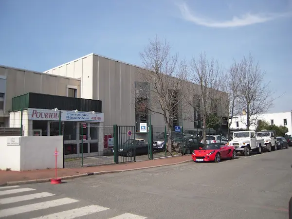 Photo publiée sur la fiche Google de Carrosserie POURTOUT, Rueil-Malmaison