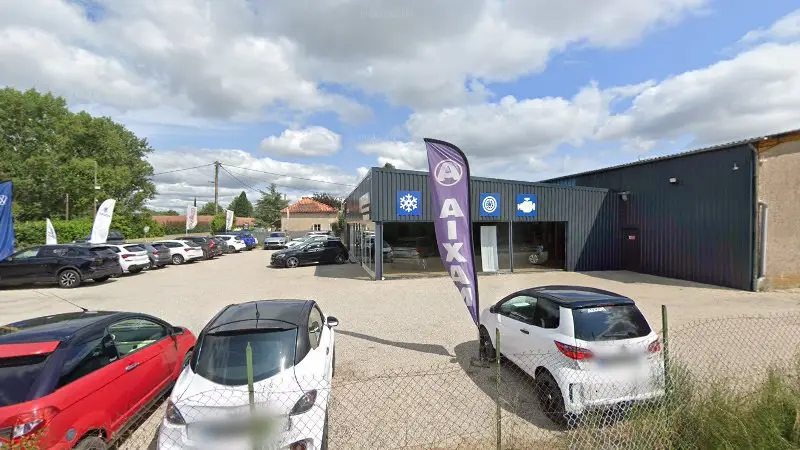 Vue de la rue devant Garage Limes, Villeneuve-sur-Lot