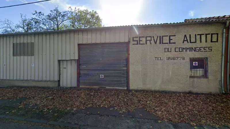 Vue de la rue devant Service Auto Du Comminges, Montréjeau