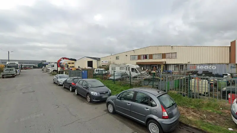 Vue de la rue devant NEWTECK MOTORS, Gretz-Armainvilliers