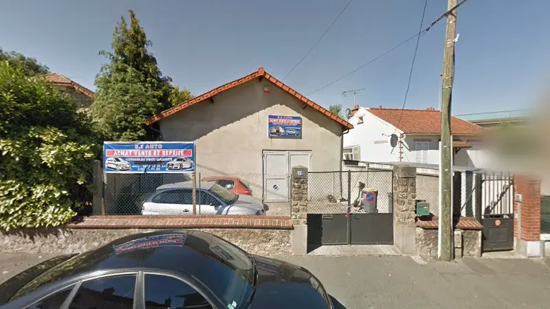 Vue de la rue devant Bs Auto 94400, Villeneuve-le-Roi