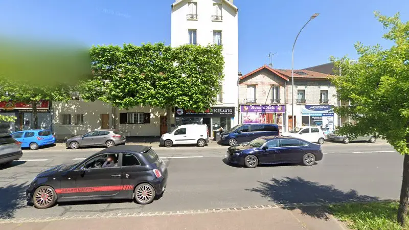 Vue de la rue devant Grand Paris Pièces Auto, Le Perreux-sur-Marne