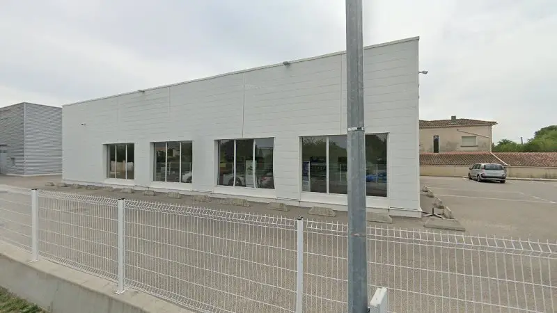 Vue de la rue devant Hibou Pneu - Auto Pro Tech, Entraigues-sur-la-Sorgue