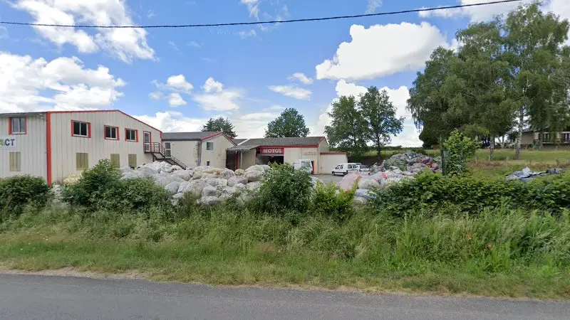 Vue de la rue devant Lolotaumobiles, Saint-Amand