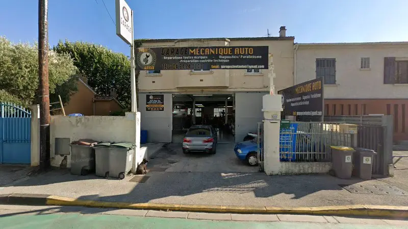 Vue de la rue devant Carrosserie & Garage Abac, Toulon