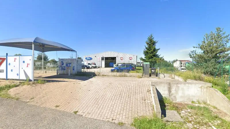 Vue de la rue devant SAS DANIEL CHATAIN AUTOMOBILESESPACE AUTOMOBILES DU VELAY Fiat, Pont-Salomon