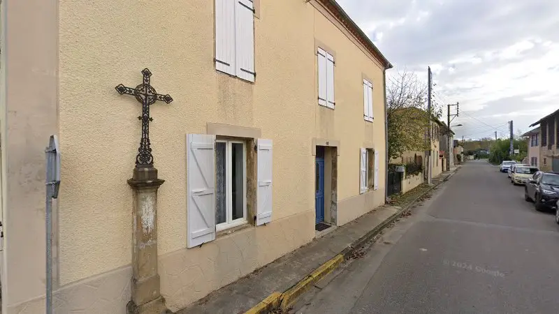 Vue de la rue devant CARROSSERIE FRANCK LOUMAGNE, Marciac