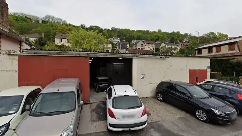 Vue de la rue devant Carrosserie Monchaux, Rouen