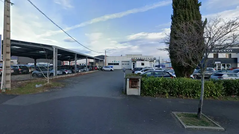 Vue de la rue devant Carrosserie Vignal, Mozac