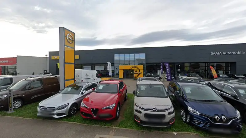 Vue de la rue devant KARLINE AUTOMOBILES - Ssangyong Service, Colmar