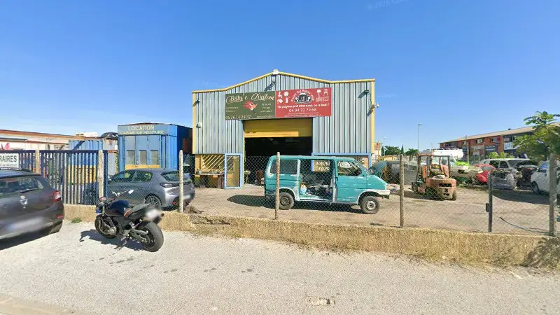 Vue de la rue devant CUSTOM AND RESTOR' SHOP, Saint-Maximin-la-Sainte-Baume