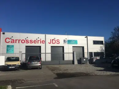 Photo publiée sur la fiche Google de TOP CARROSSERIE - CARROSSERIE JDS, Sartrouville