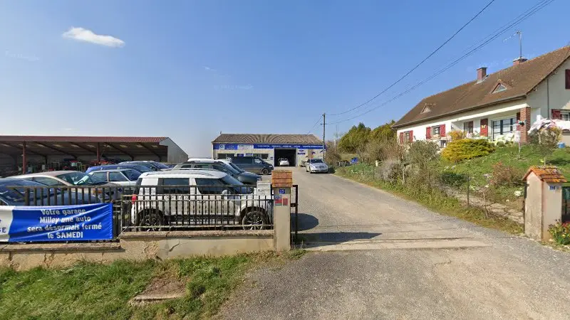 Vue de la rue devant Garage & Dépannage « Milley une auto », Aix-Villemaur-Pâlis